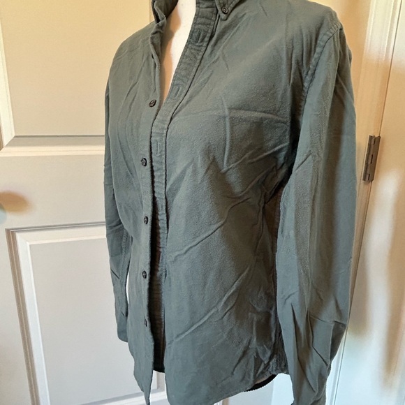 Abercrombie and Fitch long sleeve button up collared shirt - Picture 2 of 4